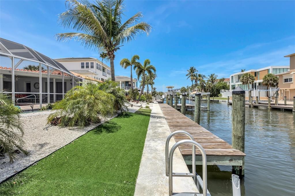 For Sale: $2,350,000 (3 beds, 2 baths, 1972 Square Feet)