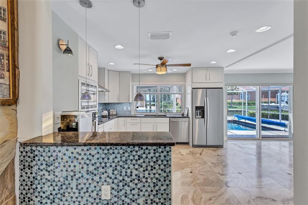 For Sale: $2,350,000 (3 beds, 2 baths, 1972 Square Feet)