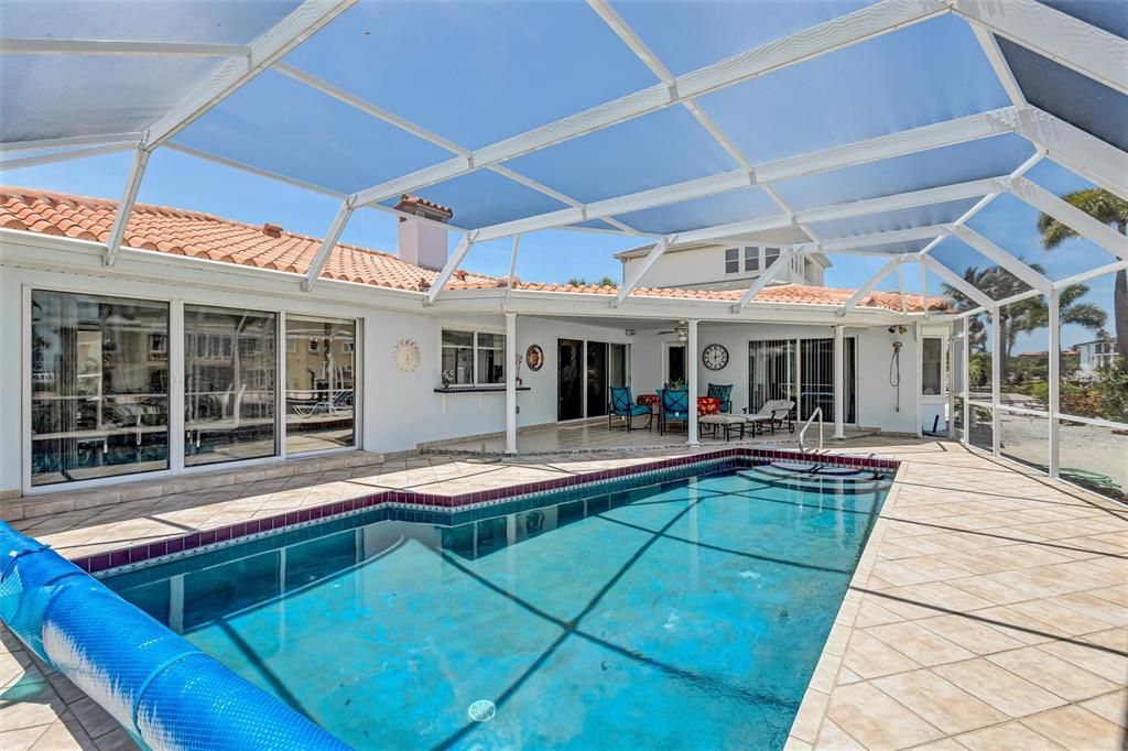 For Sale: $2,350,000 (3 beds, 2 baths, 1972 Square Feet)