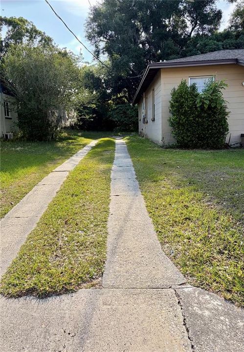 For Sale: $144,000 (2 beds, 1 baths, 748 Square Feet)