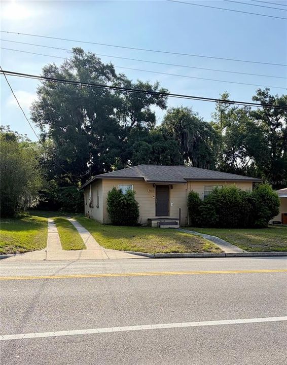 For Sale: $144,000 (2 beds, 1 baths, 748 Square Feet)