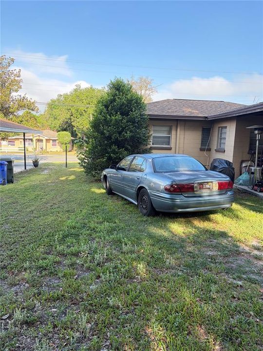 For Sale: $144,000 (2 beds, 1 baths, 748 Square Feet)