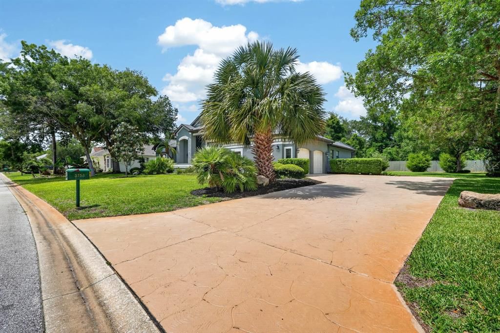 For Sale: $679,900 (4 beds, 4 baths, 2863 Square Feet)
