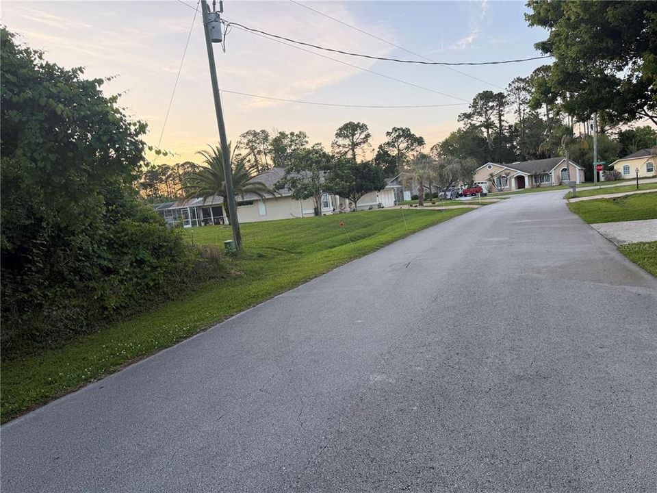 На продажу: $79,900 (0.23 acres)