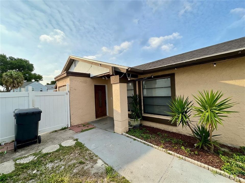 Active With Contract: $349,900 (3 beds, 2 baths, 1259 Square Feet)