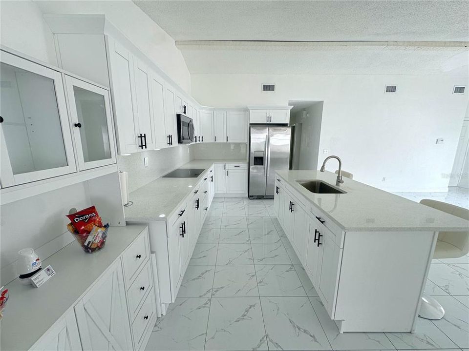Active With Contract: $349,900 (3 beds, 2 baths, 1259 Square Feet)