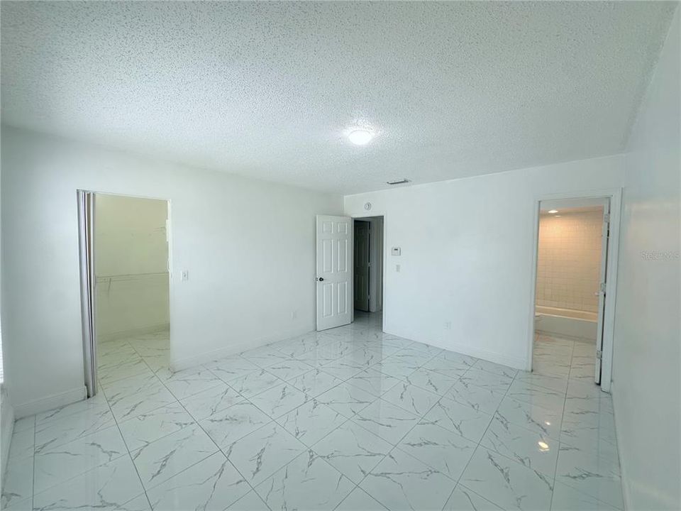 Active With Contract: $349,900 (3 beds, 2 baths, 1259 Square Feet)