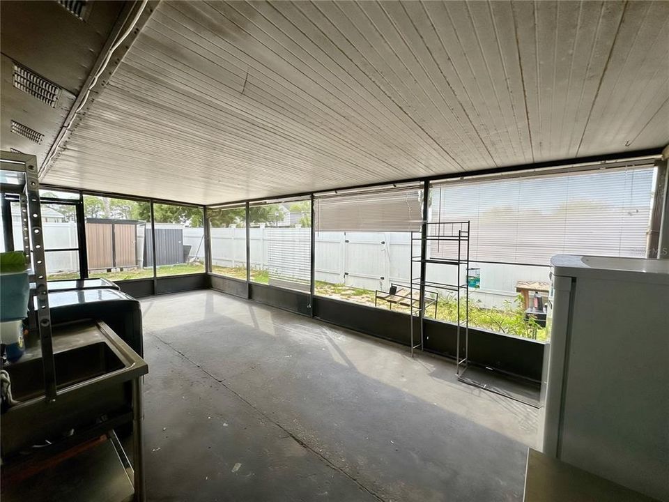 Active With Contract: $349,900 (3 beds, 2 baths, 1259 Square Feet)