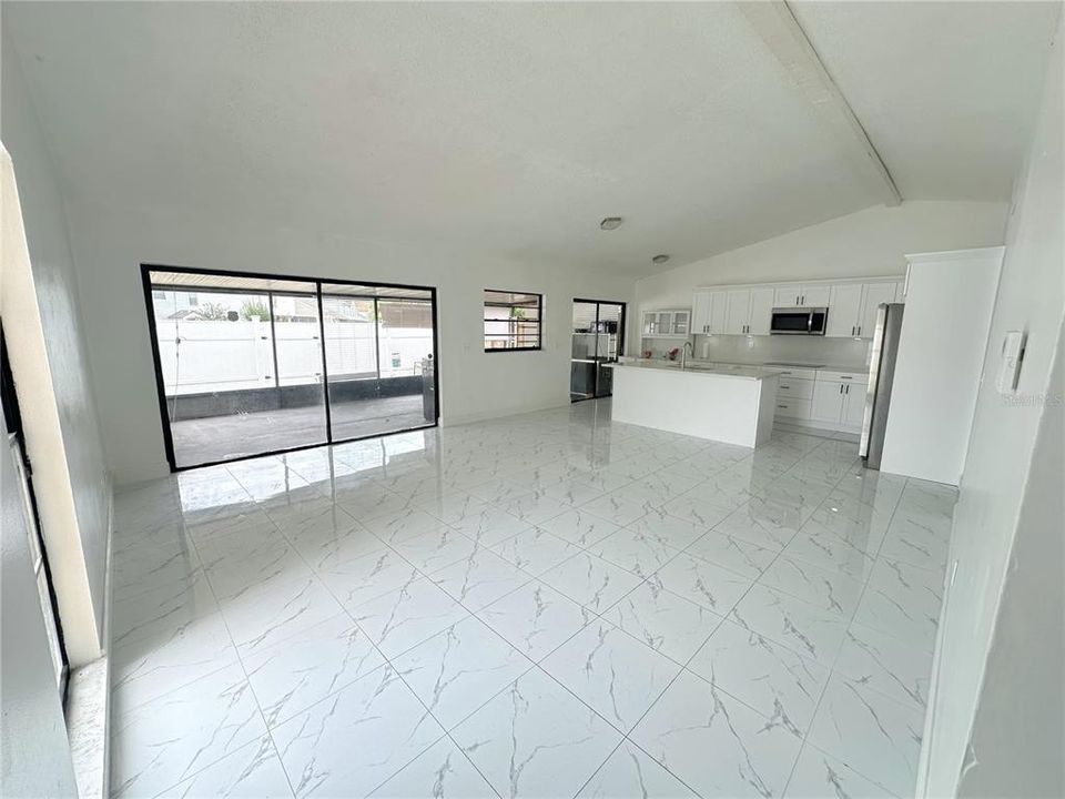 Active With Contract: $349,900 (3 beds, 2 baths, 1259 Square Feet)