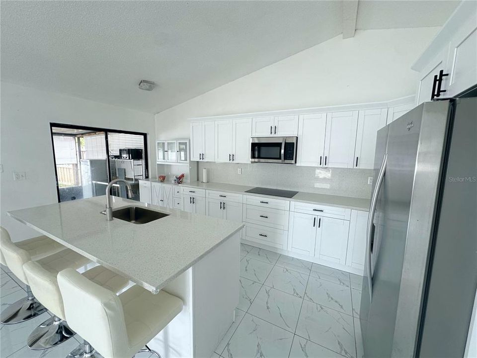 Active With Contract: $349,900 (3 beds, 2 baths, 1259 Square Feet)