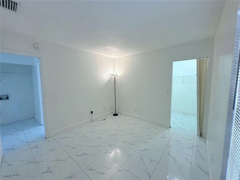 Active With Contract: $349,900 (3 beds, 2 baths, 1259 Square Feet)