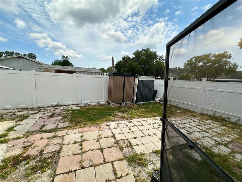 Active With Contract: $349,900 (3 beds, 2 baths, 1259 Square Feet)