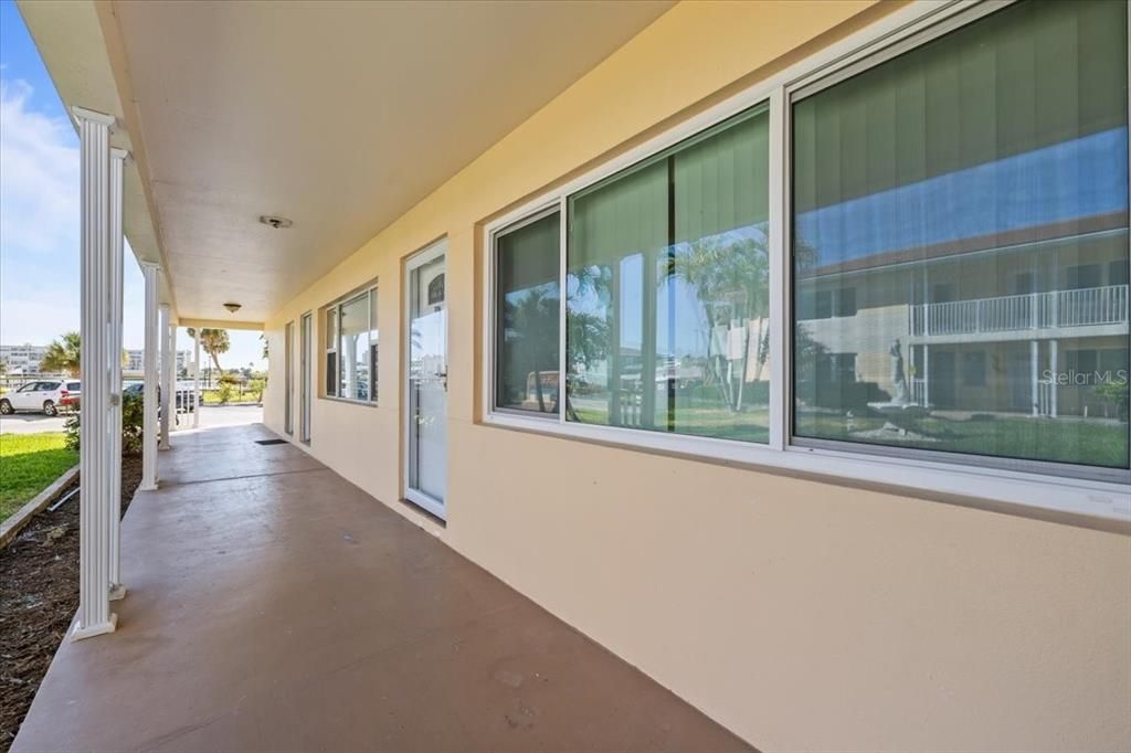 For Sale: $149,999 (1 beds, 1 baths, 435 Square Feet)