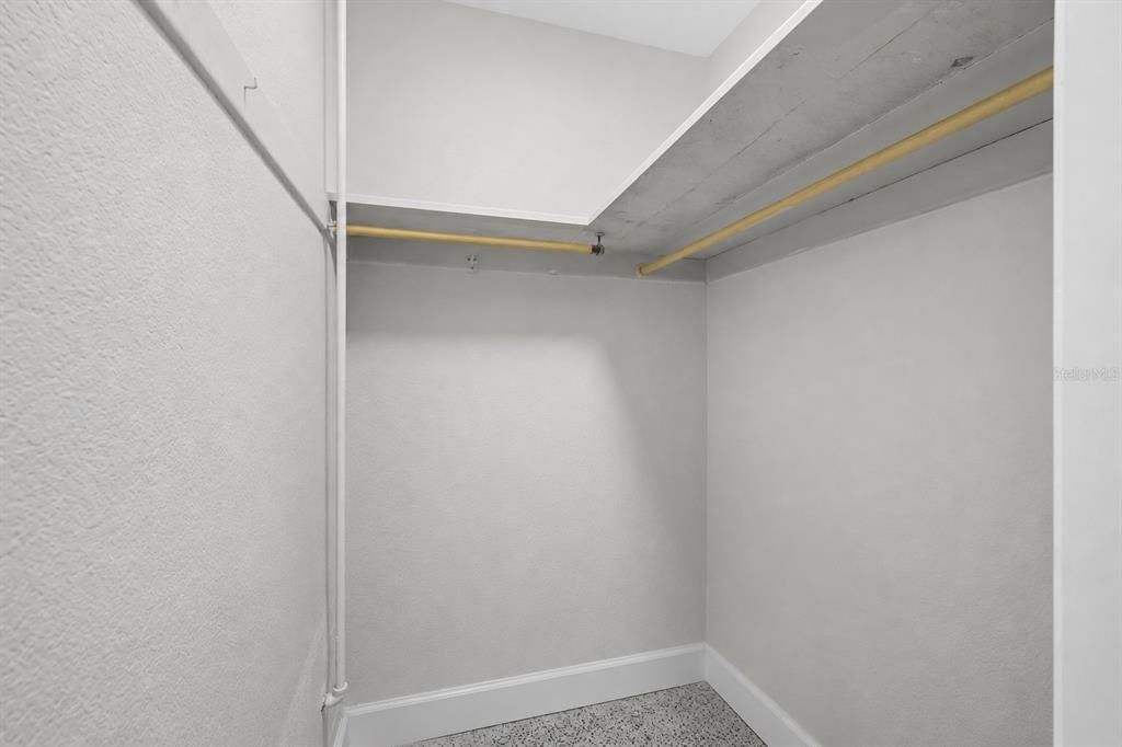 For Sale: $149,999 (1 beds, 1 baths, 435 Square Feet)