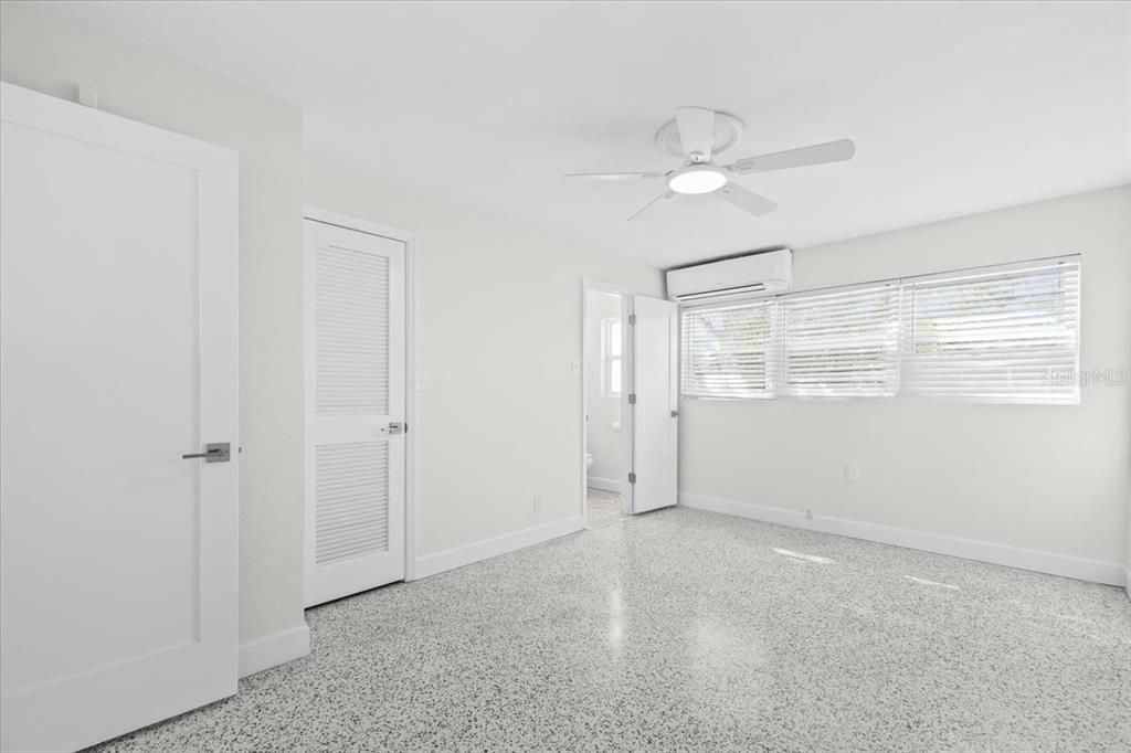 For Sale: $149,999 (1 beds, 1 baths, 435 Square Feet)