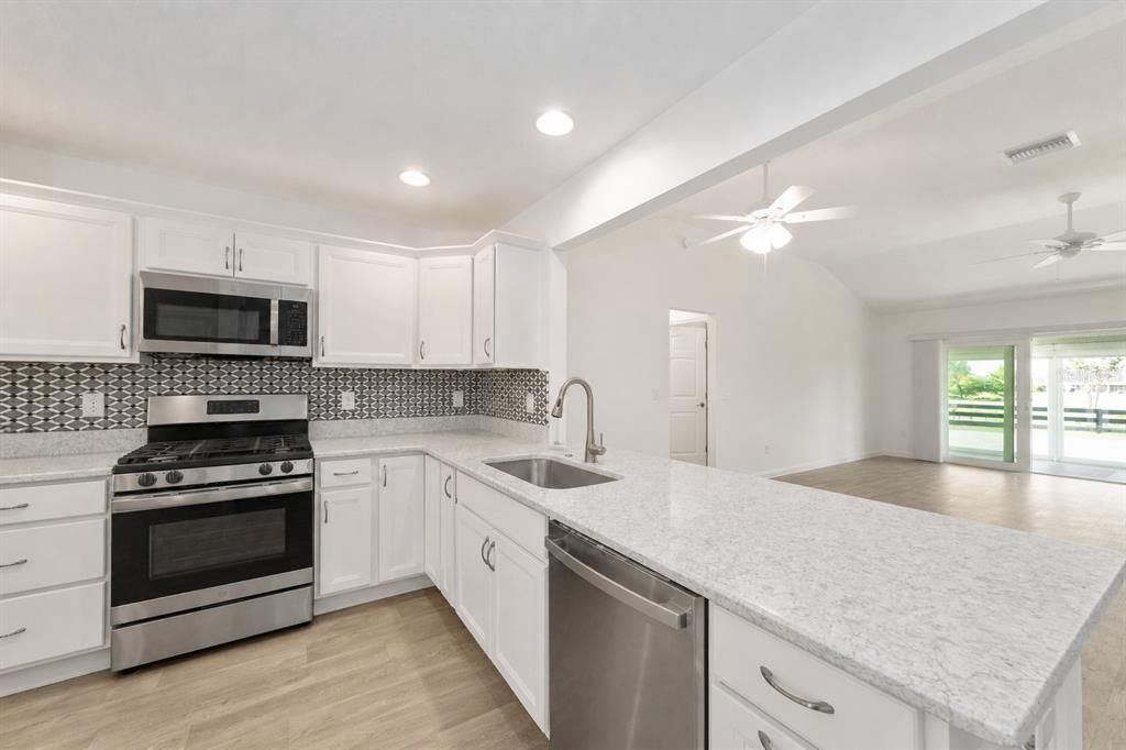 En Venta: $499,000 (3 camas, 2 baños, 1569 Pies cuadrados)