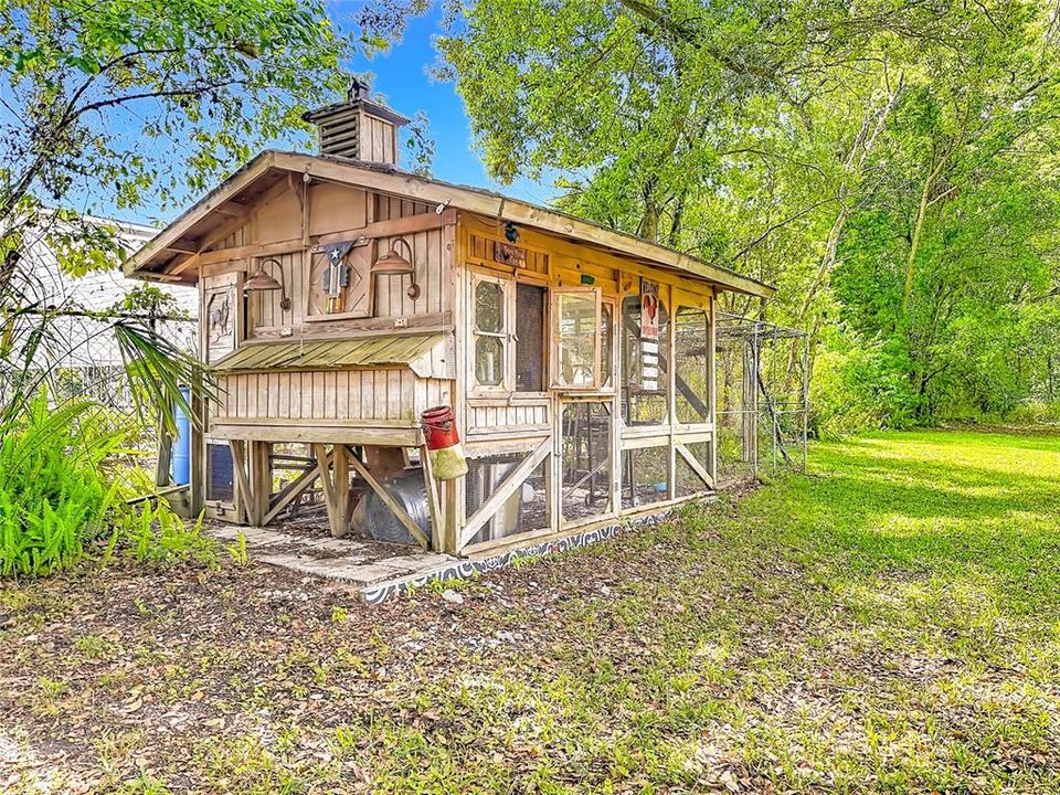 Под контрактом: $449,990 (4 спален, 2 ванн, 2236 Квадратных фут)
