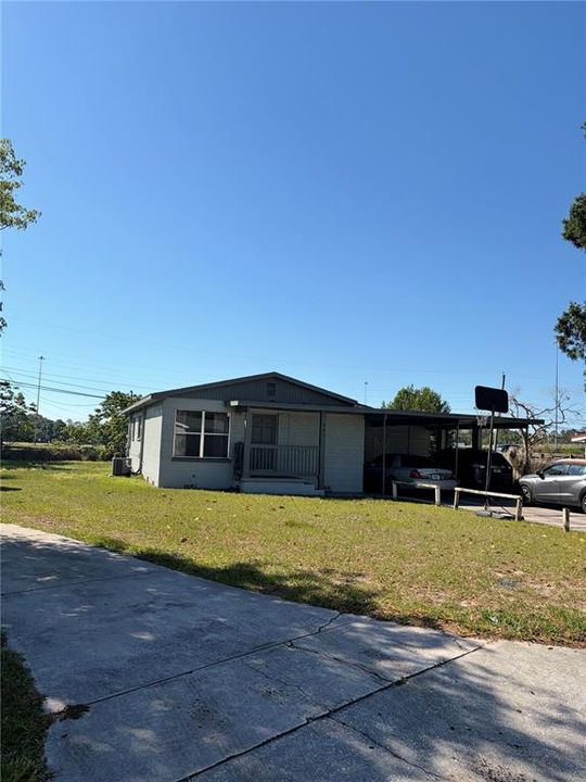 Active With Contract: $168,300 (3 beds, 2 baths, 984 Square Feet)