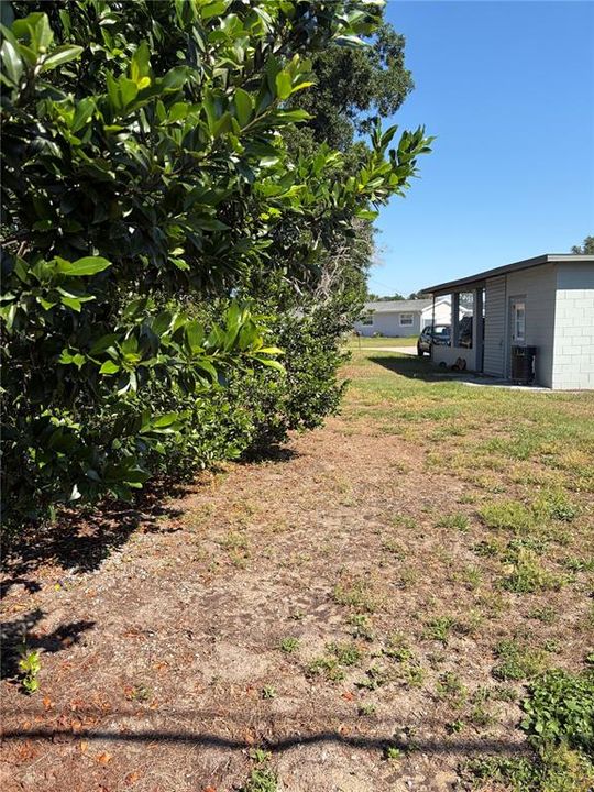 Active With Contract: $168,300 (3 beds, 2 baths, 984 Square Feet)