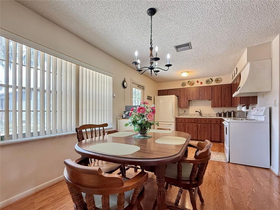 Active With Contract: $285,000 (3 beds, 2 baths, 1350 Square Feet)