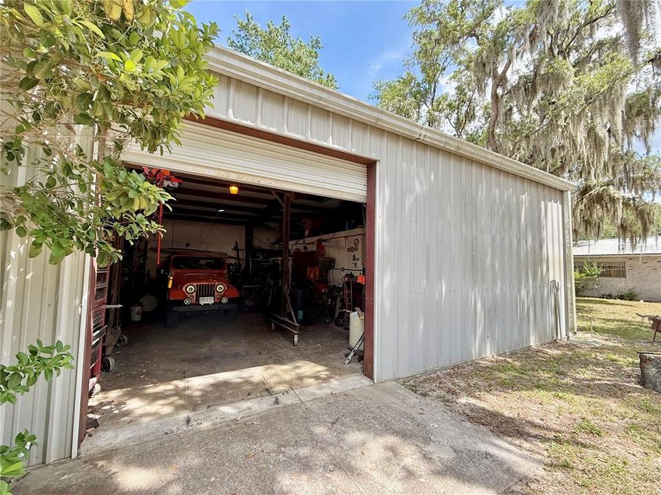 Active With Contract: $285,000 (3 beds, 2 baths, 1350 Square Feet)