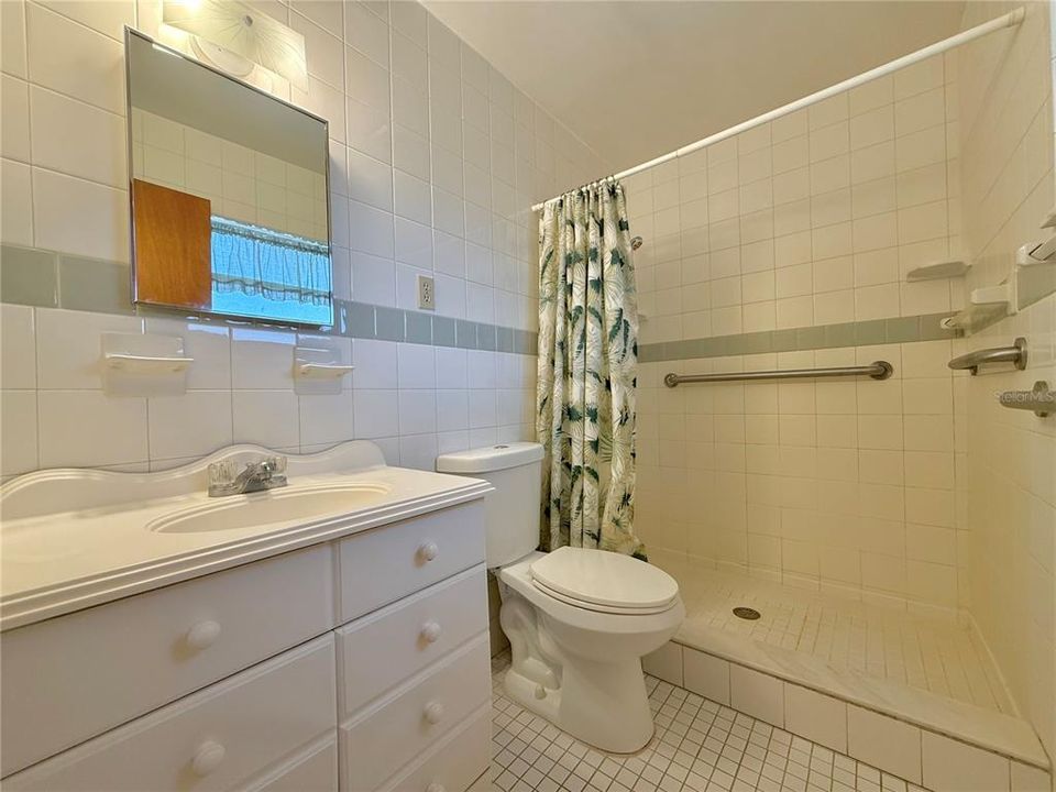 Active With Contract: $285,000 (3 beds, 2 baths, 1350 Square Feet)