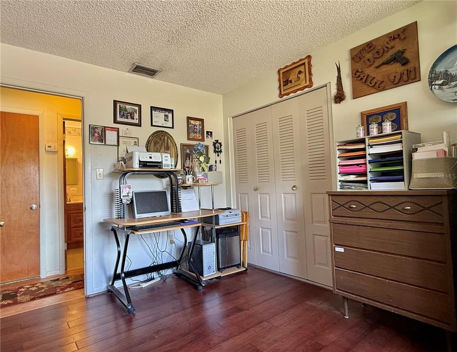 Active With Contract: $285,000 (3 beds, 2 baths, 1350 Square Feet)