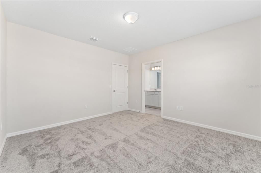 For Rent: $2,450 (4 beds, 2 baths, 1580 Square Feet)
