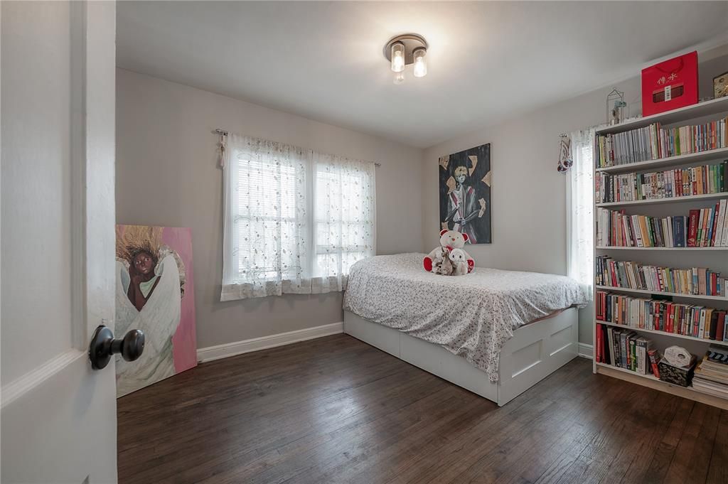 Activo con contrato: $400,000 (3 camas, 2 baños, 1290 Pies cuadrados)