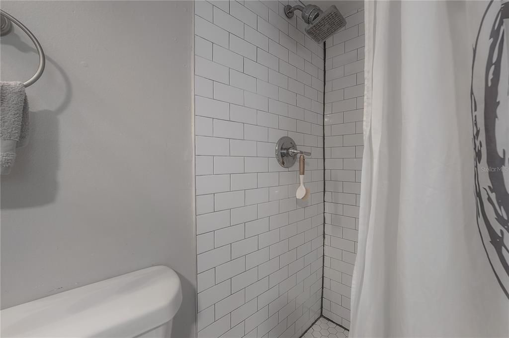 Activo con contrato: $400,000 (3 camas, 2 baños, 1290 Pies cuadrados)