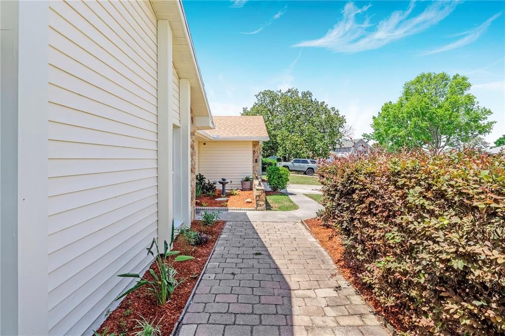 For Sale: $609,000 (5 beds, 2 baths, 2385 Square Feet)
