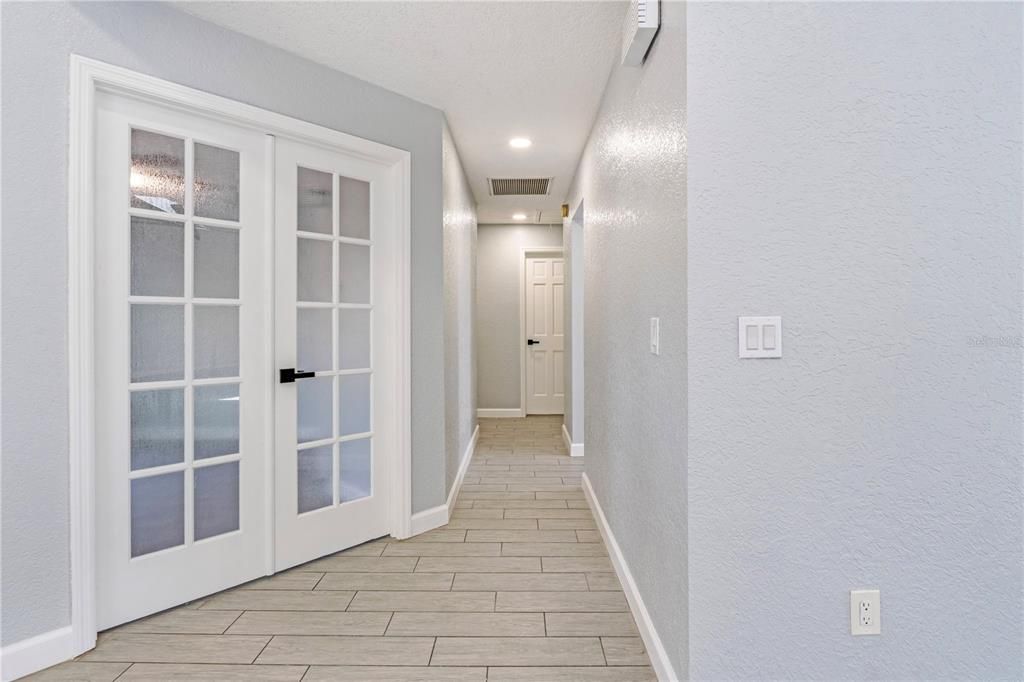 For Sale: $609,000 (5 beds, 2 baths, 2385 Square Feet)
