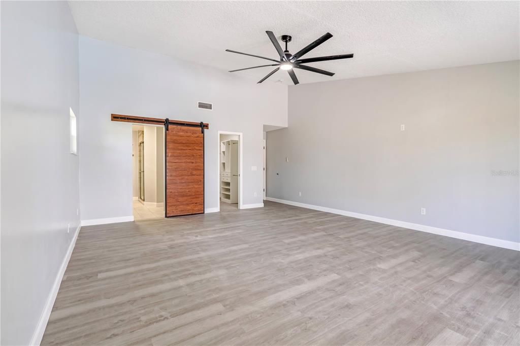 For Sale: $609,000 (5 beds, 2 baths, 2385 Square Feet)