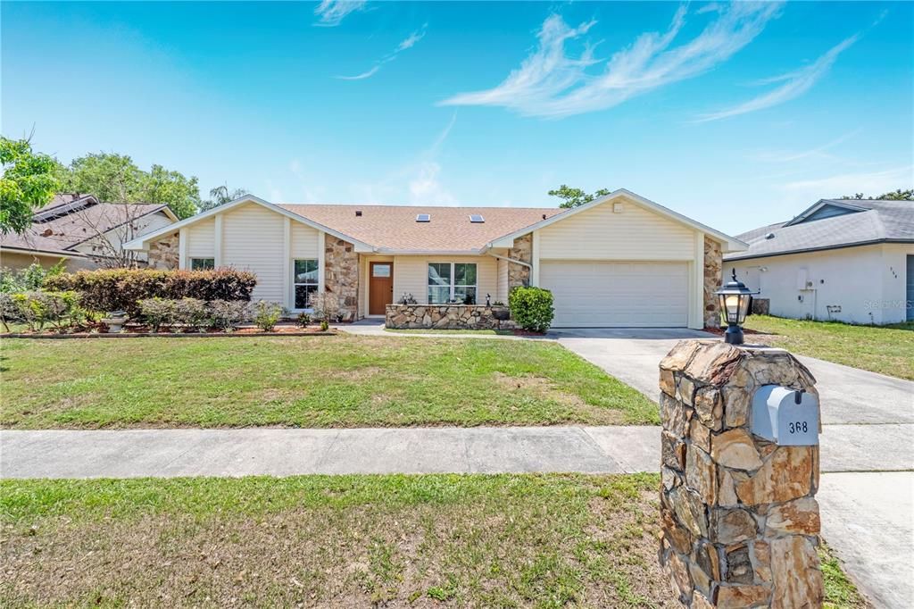For Sale: $609,000 (5 beds, 2 baths, 2385 Square Feet)