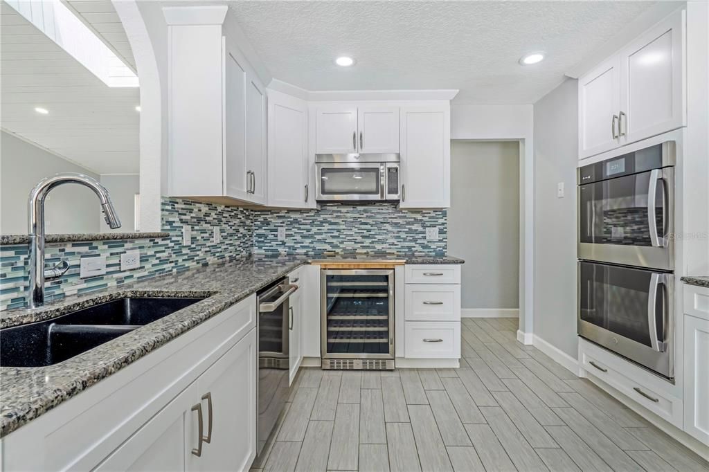 For Sale: $609,000 (5 beds, 2 baths, 2385 Square Feet)