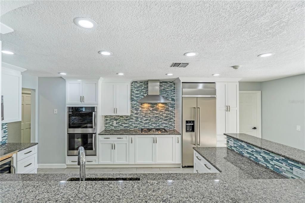 For Sale: $609,000 (5 beds, 2 baths, 2385 Square Feet)