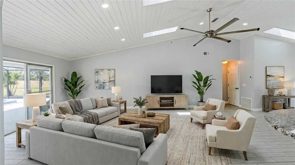 For Sale: $609,000 (5 beds, 2 baths, 2385 Square Feet)