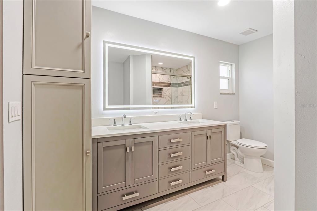 For Sale: $609,000 (5 beds, 2 baths, 2385 Square Feet)