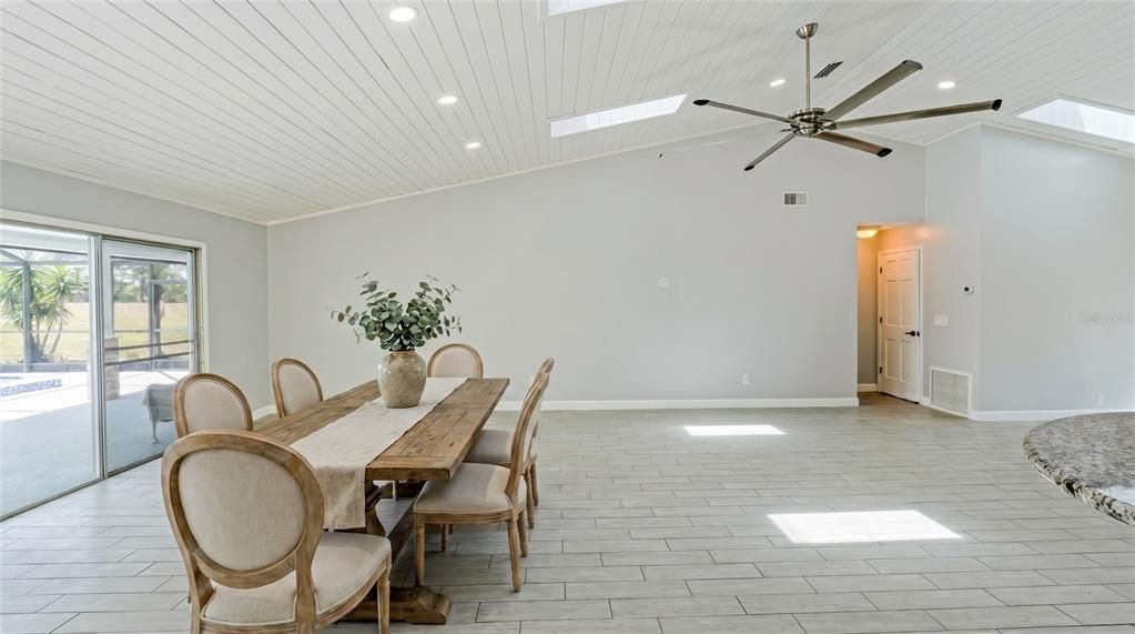 For Sale: $609,000 (5 beds, 2 baths, 2385 Square Feet)