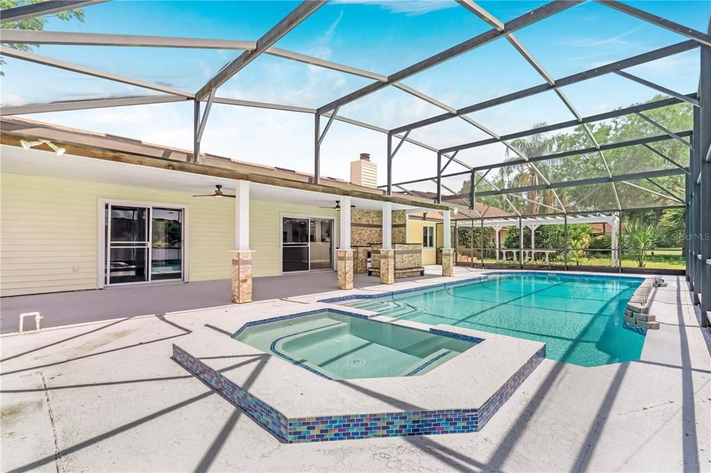 For Sale: $609,000 (5 beds, 2 baths, 2385 Square Feet)