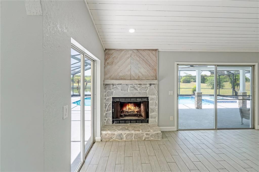For Sale: $609,000 (5 beds, 2 baths, 2385 Square Feet)