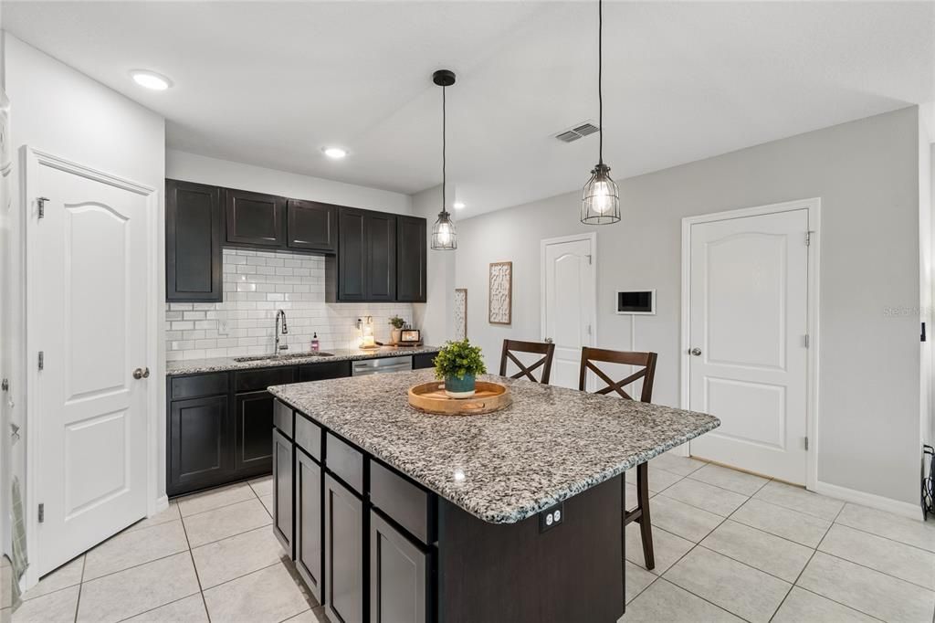 For Sale: $295,000 (3 beds, 2 baths, 1635 Square Feet)