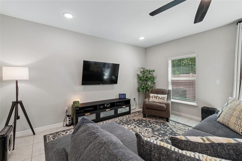 For Sale: $295,000 (3 beds, 2 baths, 1635 Square Feet)