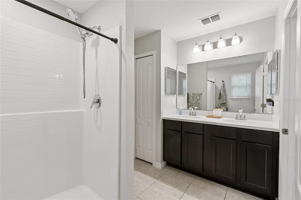 For Sale: $295,000 (3 beds, 2 baths, 1635 Square Feet)