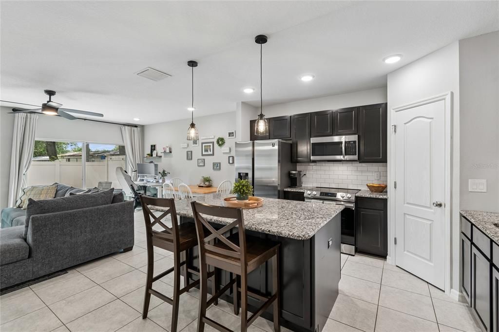 For Sale: $295,000 (3 beds, 2 baths, 1635 Square Feet)