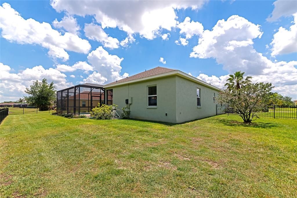 Active With Contract: $549,500 (4 beds, 3 baths, 2470 Square Feet)