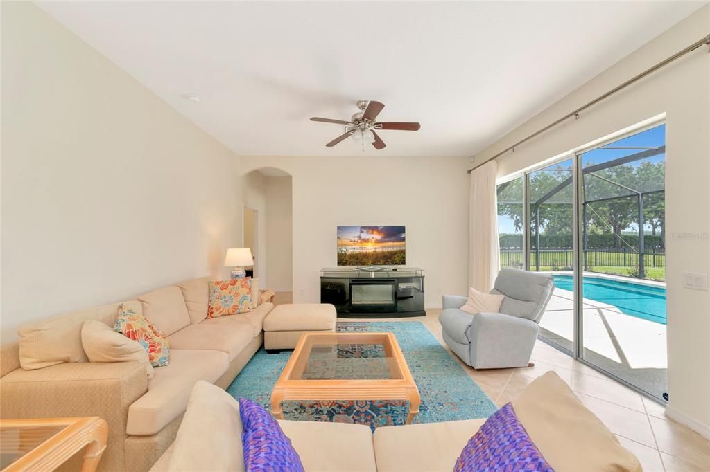 Active With Contract: $549,500 (4 beds, 3 baths, 2470 Square Feet)