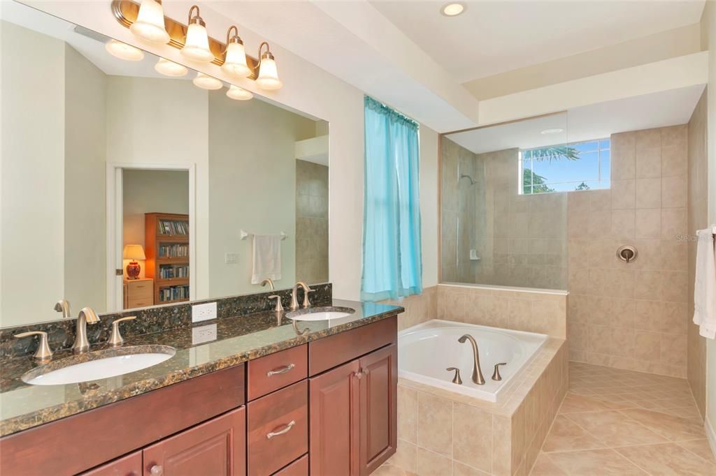 Active With Contract: $549,500 (4 beds, 3 baths, 2470 Square Feet)