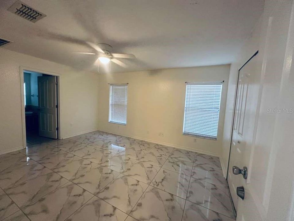 En Renta: $2,000 (3 camas, 2 baños, 1575 Pies cuadrados)
