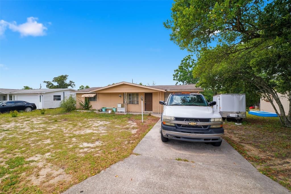 For Sale: $125,000 (2 beds, 1 baths, 864 Square Feet)